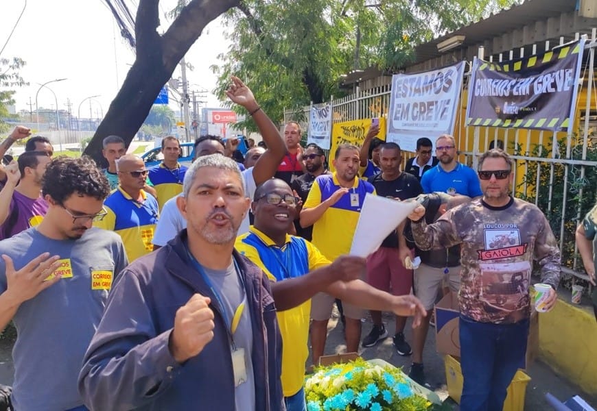 Correios em luta Greve Nacional contra o desmonte da Estatal