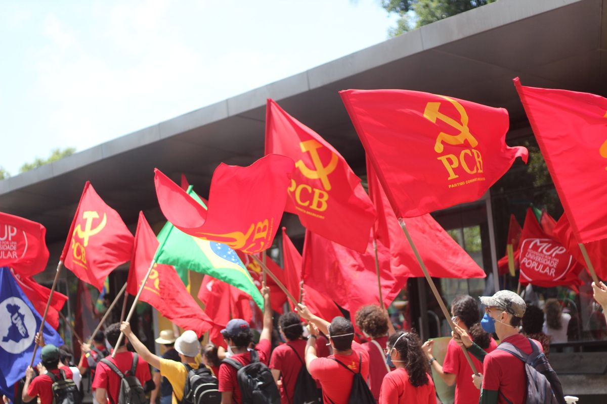 'As tarefas da juventude brasileira e o nosso partido' (Cauan V.)