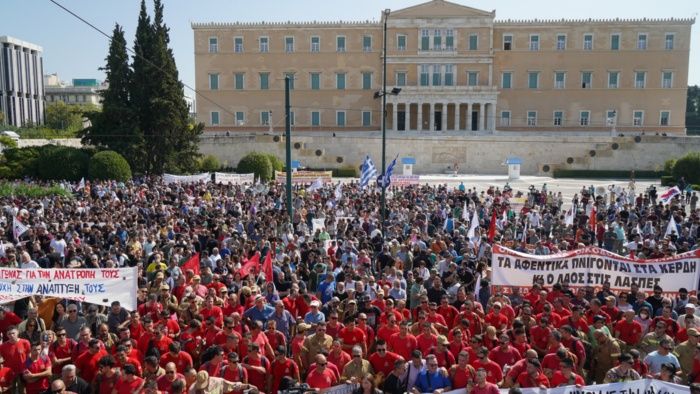 KKE: Trabalhadores gregos realizam greves e manifestações de massas contra lei anti-trabalhadores