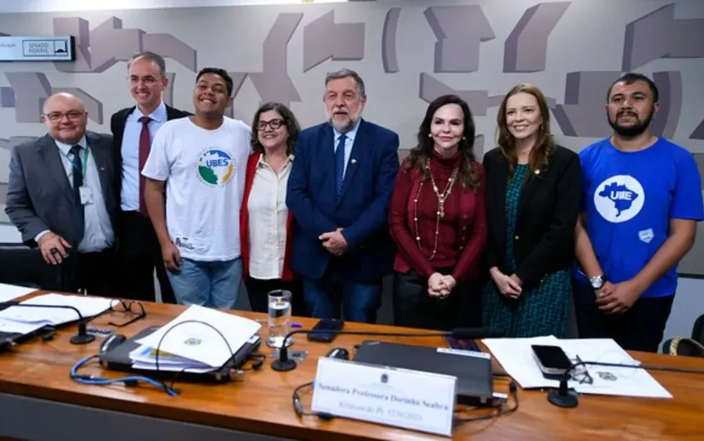 Senado aprova projeto de Novo Ensino Médio com mais retrocessos