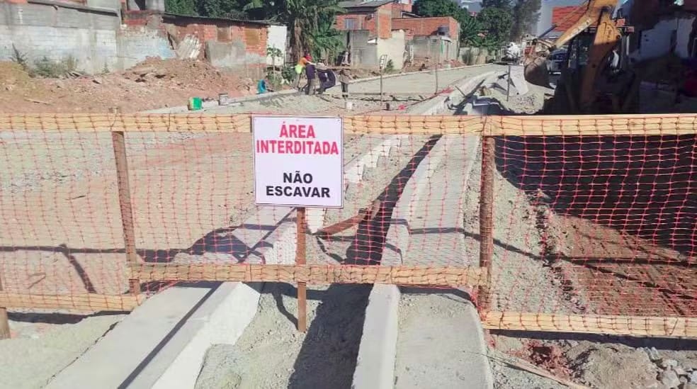 Prefeitura de Carapicuíba (SP) asfalta terreno com achados históricos afro-brasileiros e causa riscos ambientais