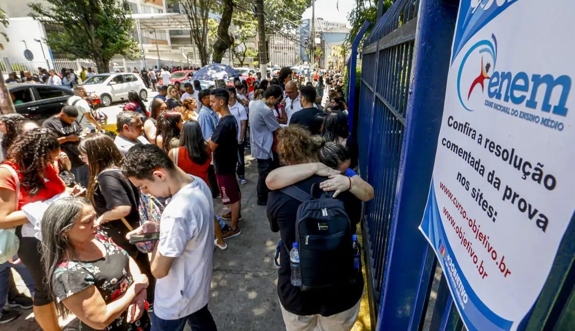 O acesso ao ensino superior depende do fim do vestibular e  do fim do Novo Arcabouço Fiscal