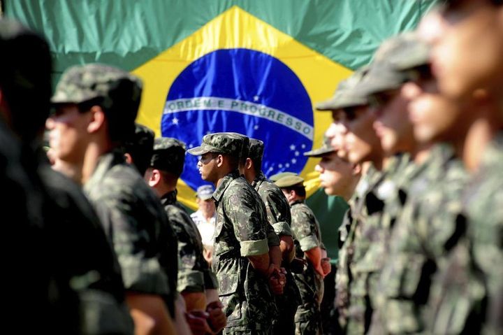 'Sobre as forças militares' (Matheus Schiffer)