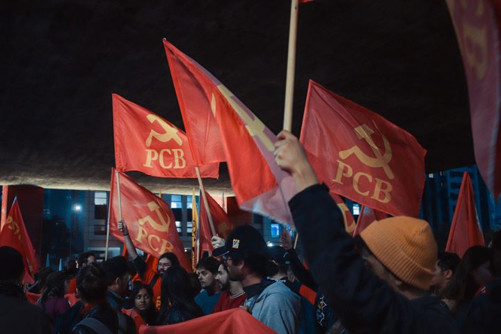 'Questões fundamentais para o aprofundamento da reconstrução revolucionária' (Caio Andrade)