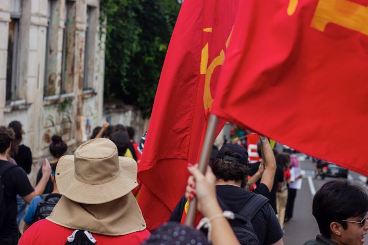 'Quem pode vestir nossa identidade?' (Guilherme Pazetti e gatasovietica)