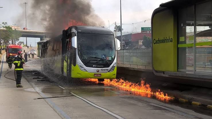 'Tarifa zero e a crise do transporte urbano no Brasil' (Felipe Ferraz)