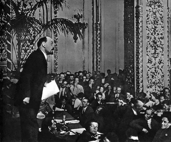 ‘Metatribuna – o lugar das tribunas preparatórias para o XVII Congresso na nossa organização’ (Larissa Figueiredo)