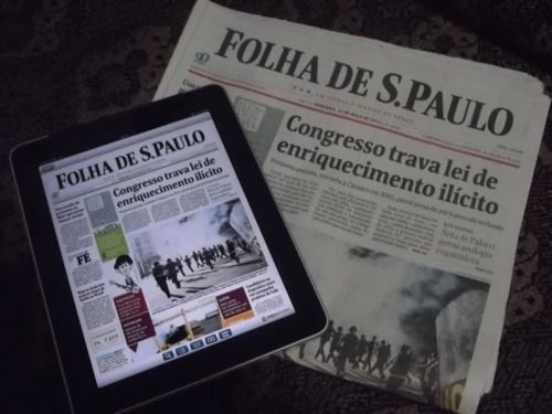 'Complemento à tribuna do banheiro para pet: apontamento de questões antimaterialistas sintomáticas na discussão sobre a querela do jornal' (Giuseppe Silva)