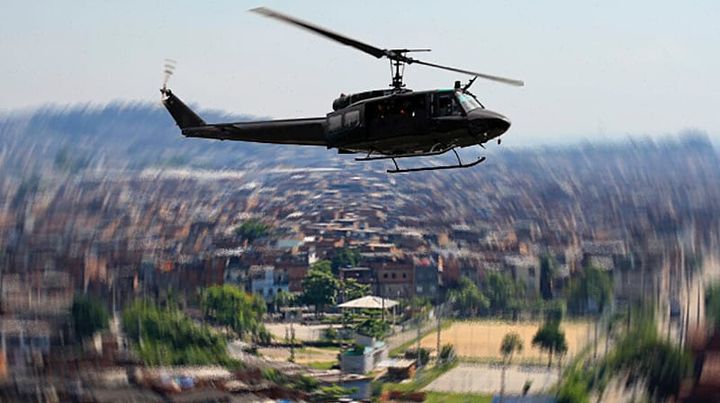 'Megaoperação' espetáculo em favelas do Rio de Janeiro chega ao 2º dia