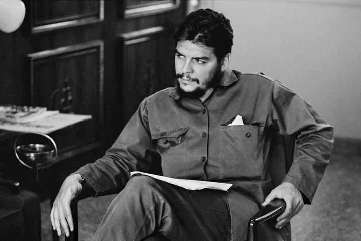 'Rever e discutir o artigo 2' (Vesúvio)