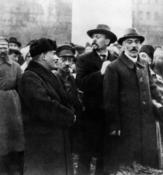 'O Estatuto do Partido e questões de organização' (Machado)