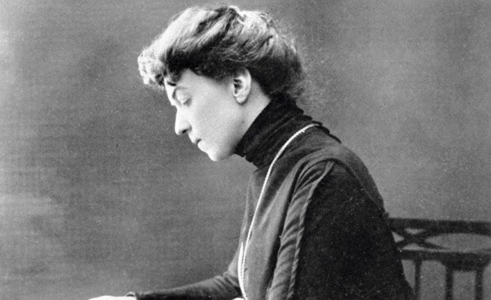 'A revolução só virá pelas mãos da classe trabalhadora!' (Dhafne Braga)