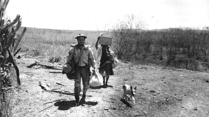 'Saber pensar o espaço, para saber nele se organizar!' (Camarada Azevedo)