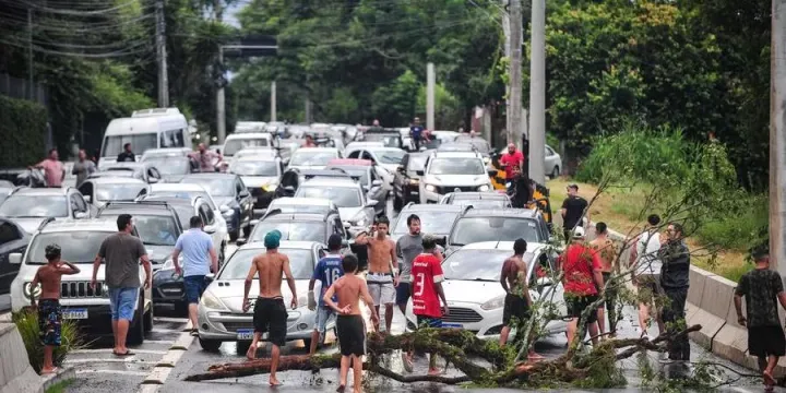 Grupo Equatorial e o governo privatista são os responsáveis pela tragédia no RS