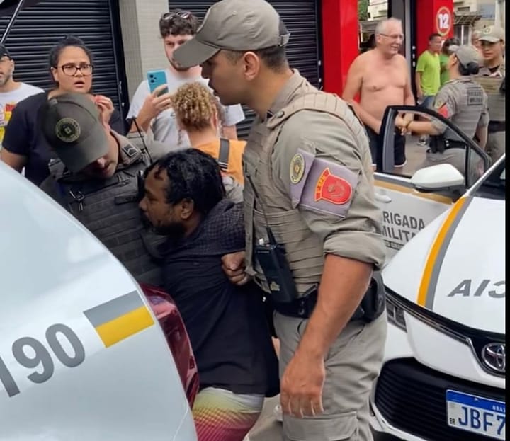 Motoboy negro sofre tentativa de homicidio e é detido pela Polícia Militar no RS