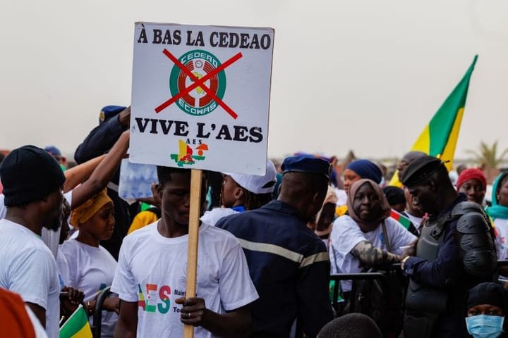 Níger, Mali e Burkina Faso deixam a CEDEAO e crise na África Ocidental se aprofunda