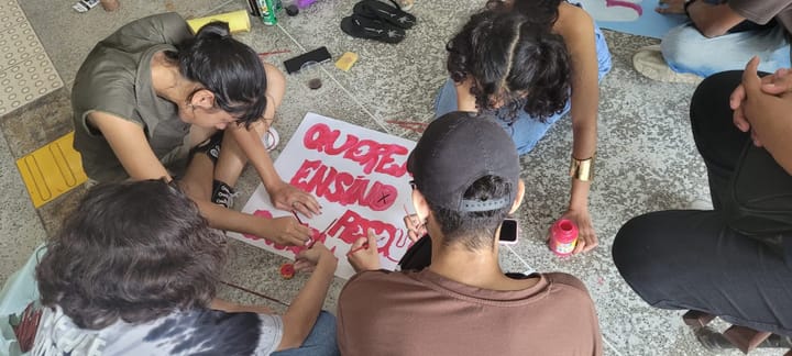 Alunos de Artes Visuais no IFCE paralisam aulas para exigir melhorias no curso