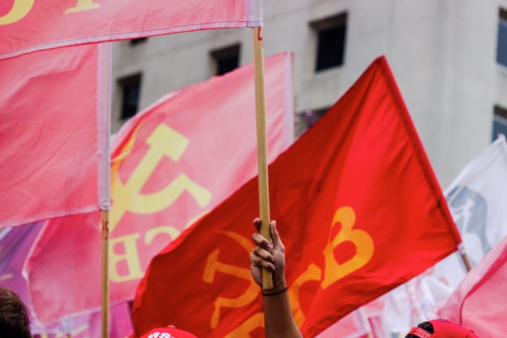 'Sobre a comunicação, a nacionalização e as direções' (Victor Plasa)