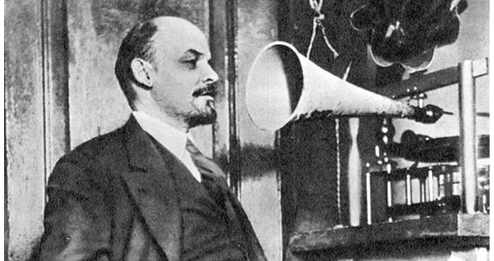 'Pela audioteca revolucionária e imprensa em áudio' (Aya Setembru)