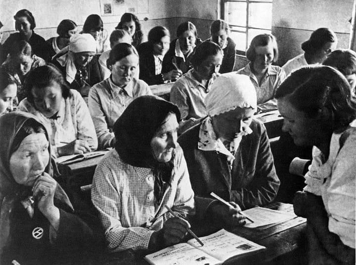 'Tirando pó de alguns debates: Gênero e formação – debates e propostas para uma juventude verdadeiramente igualitária' (Jaqueline Tavares)