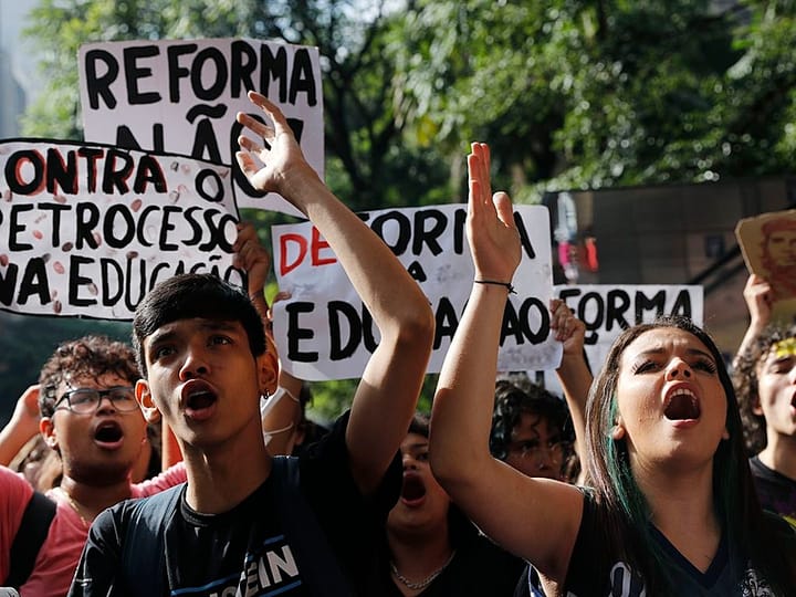 Novo Ensino Médio prejudica educação de milhões de jovens trabalhadores