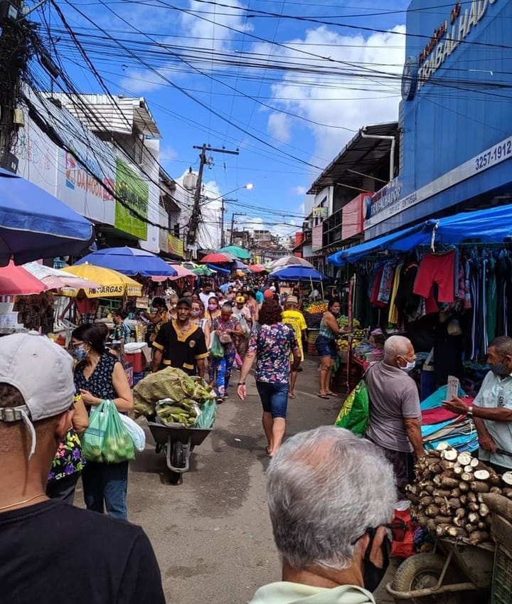 'Sobre uma possível organização partidária em zonas: uma proposta pensada na inserção nas periferias e favelas' (Chehade)