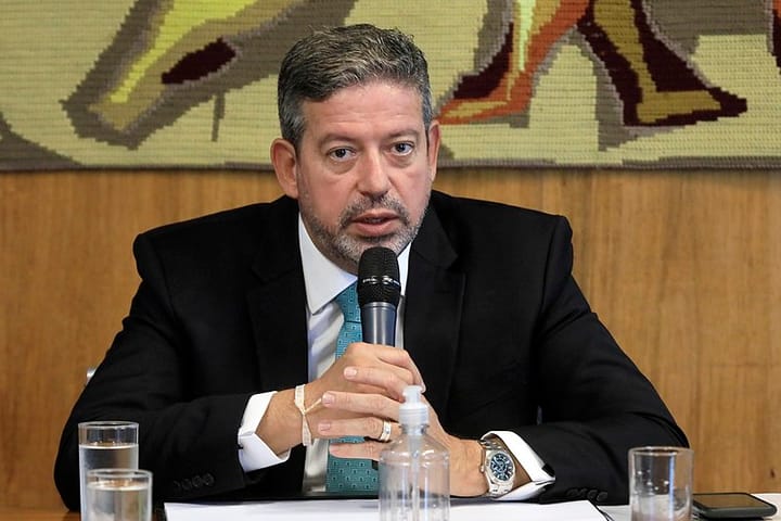 O “AI-5 de Arthur Lira” mira Glauber Braga e agrava a crise da democracia liberal