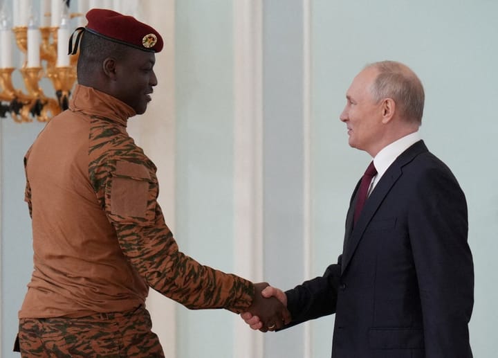 Rússia e Burkina Faso estreitam relações e ampliam cooperação econômica e militar