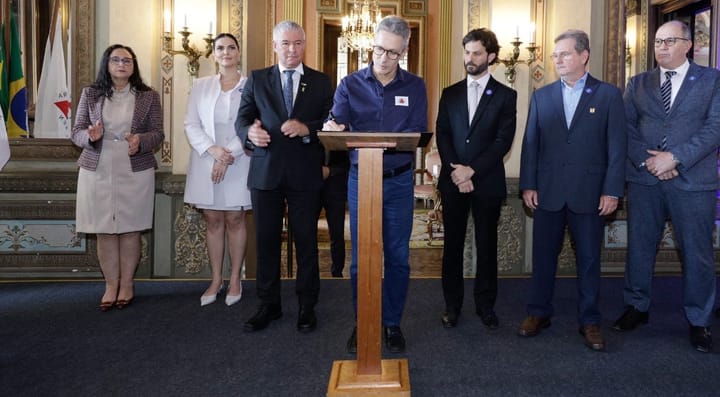 Governador de MG assina tratado de cooperação com o Estado de Israel