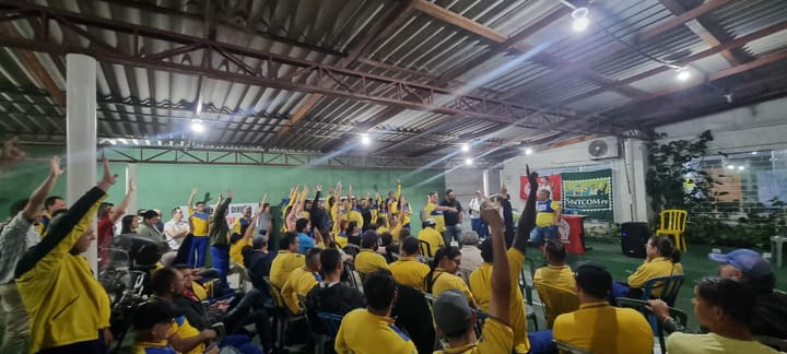Carteiros do Paraná rejeitam proposta da empresa e aprovam greve a partir de hoje meia noite, a contragosto da direção cutista do SINTCOM e FENTECT