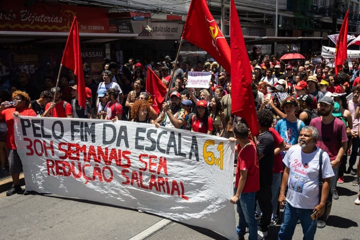 Luta pelo fim da escala 6x1 chega ao Congresso Nacional